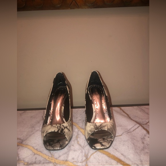 BCBGirl black and off white patent leather peep pump, worn a few times - Picture 2 of 7